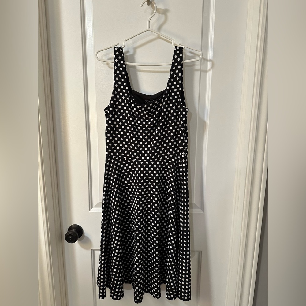 Nina K polka dot dress - Made in Canada - size Medium
